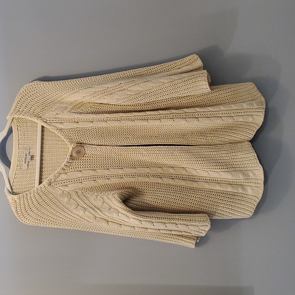 22/24 beige 1 button swing sweater